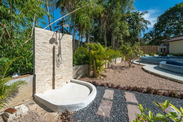 Rinse shower beside the pool at SHI Phangan